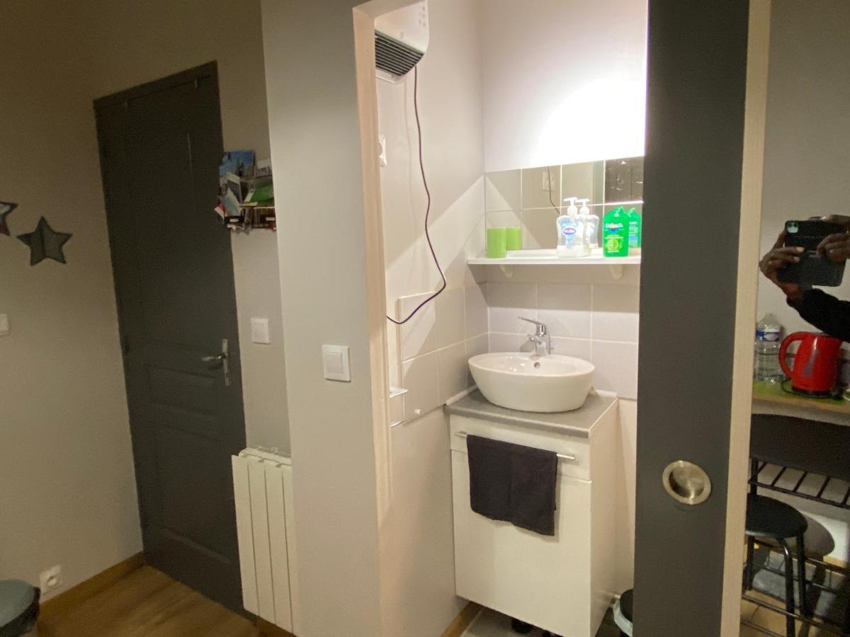 Sympathique Logement En Rez-De-Chausse, De 21M 2 Beauvais Dış mekan fotoğraf