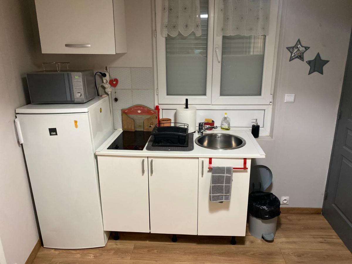 Sympathique Logement En Rez-De-Chausse, De 21M 2 Beauvais Dış mekan fotoğraf